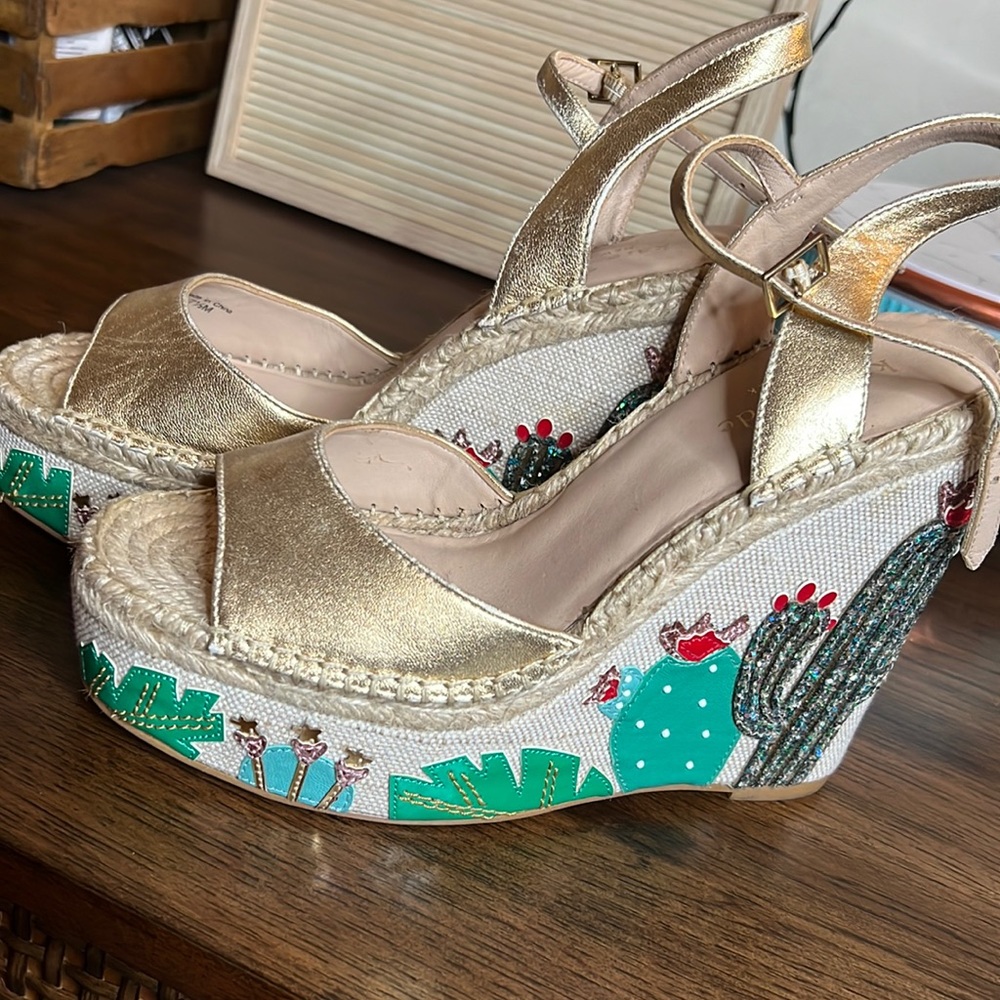 Kate Spade Dallas Glitter Cactus Platform Wedge. Never Worn! Size 7.5!